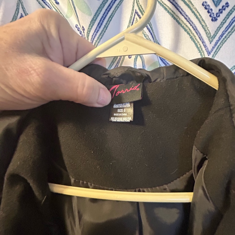 NWOT Torrid Black Toggle Winter Coat w/Hood, Pockets and Zipper GORGEOUS - Picture 3 of 10